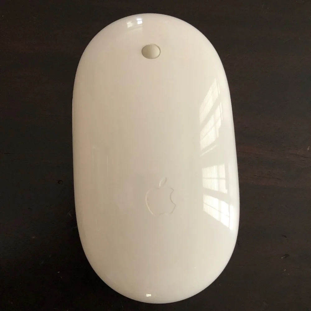 Apple White Wireless Magic Mouse model A1197
